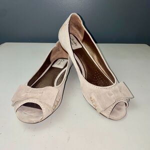 Clarks Cream Peep Toe Flats